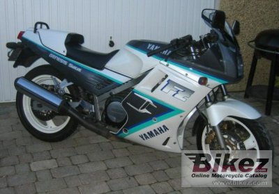 1990 Yamaha FZ 750 photo